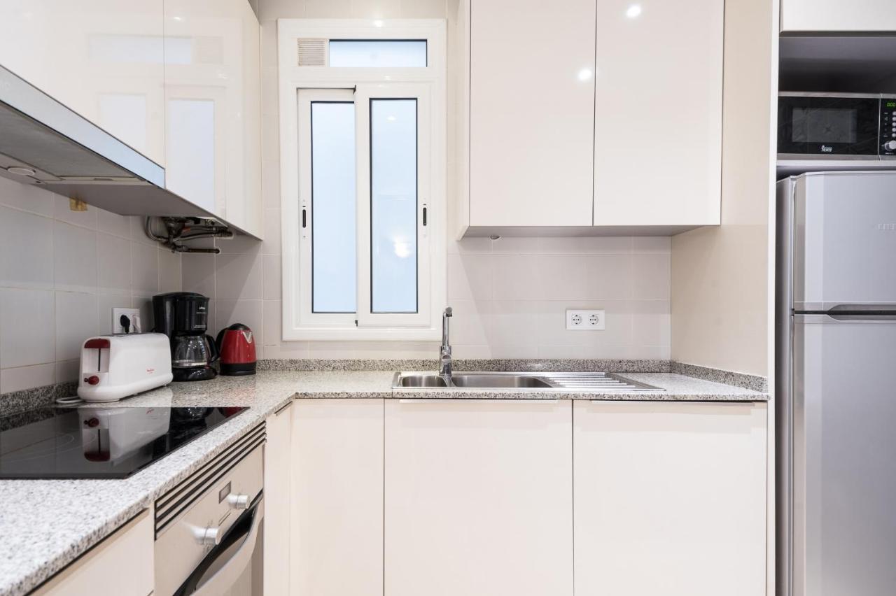 Spacious 3 Bed Apt In The Heart Of Sant Antoni บาร์เซโลนา ภายนอก รูปภาพ