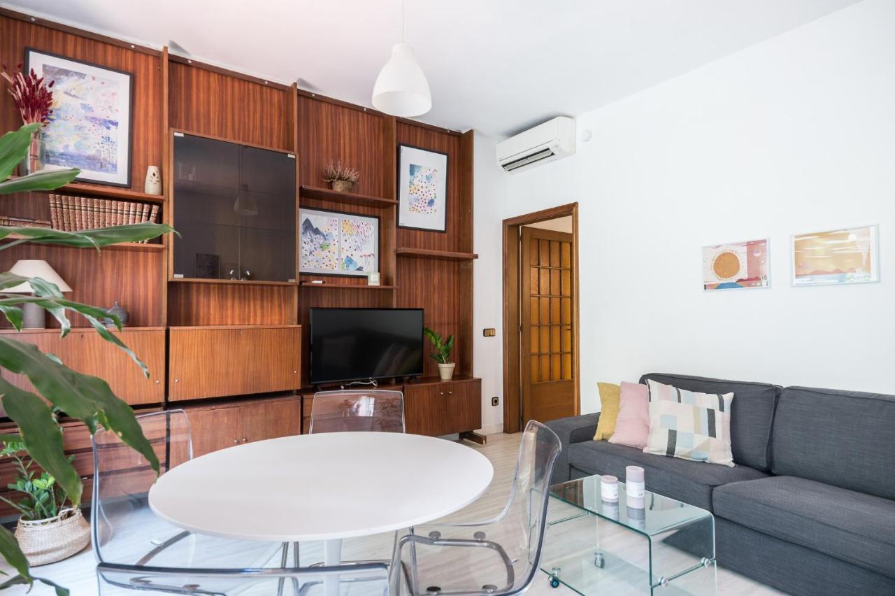 Spacious 3 Bed Apt In The Heart Of Sant Antoni บาร์เซโลนา ภายนอก รูปภาพ