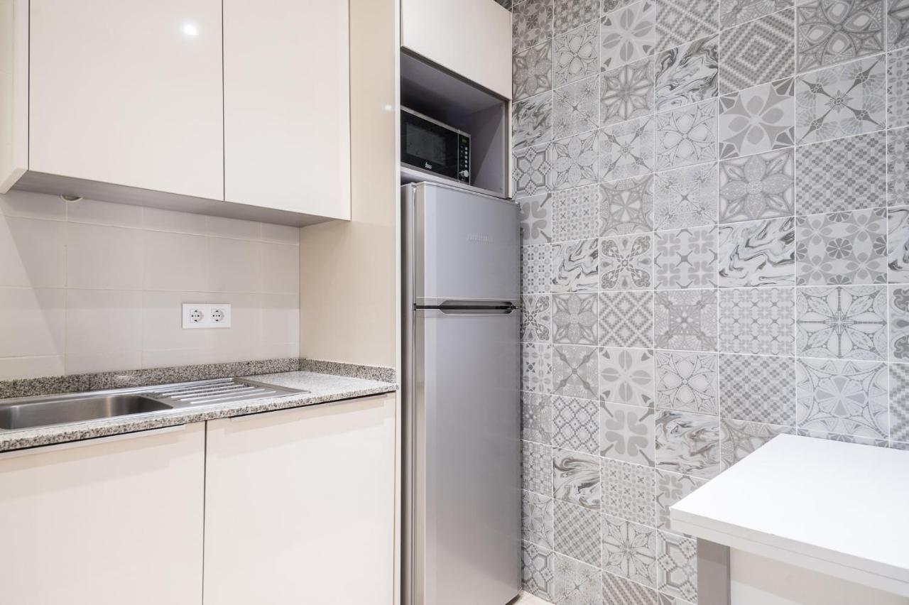 Spacious 3 Bed Apt In The Heart Of Sant Antoni บาร์เซโลนา ภายนอก รูปภาพ