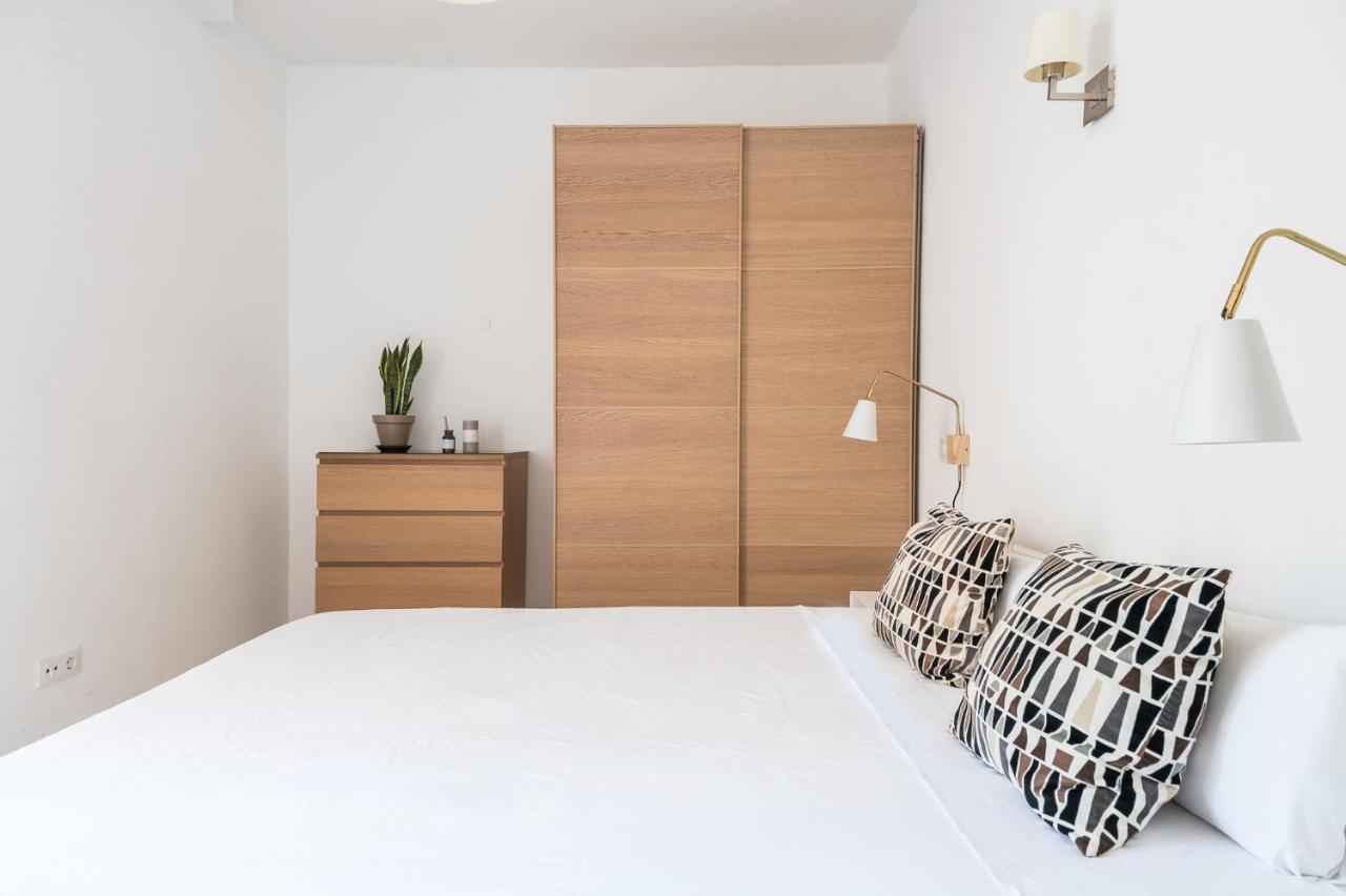 Spacious 3 Bed Apt In The Heart Of Sant Antoni บาร์เซโลนา ภายนอก รูปภาพ