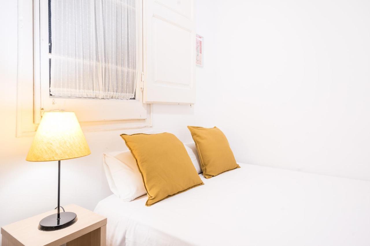Spacious 3 Bed Apt In The Heart Of Sant Antoni บาร์เซโลนา ภายนอก รูปภาพ